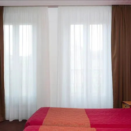 Hotel Ibis Styles Gare De Lyon Tgv 3*