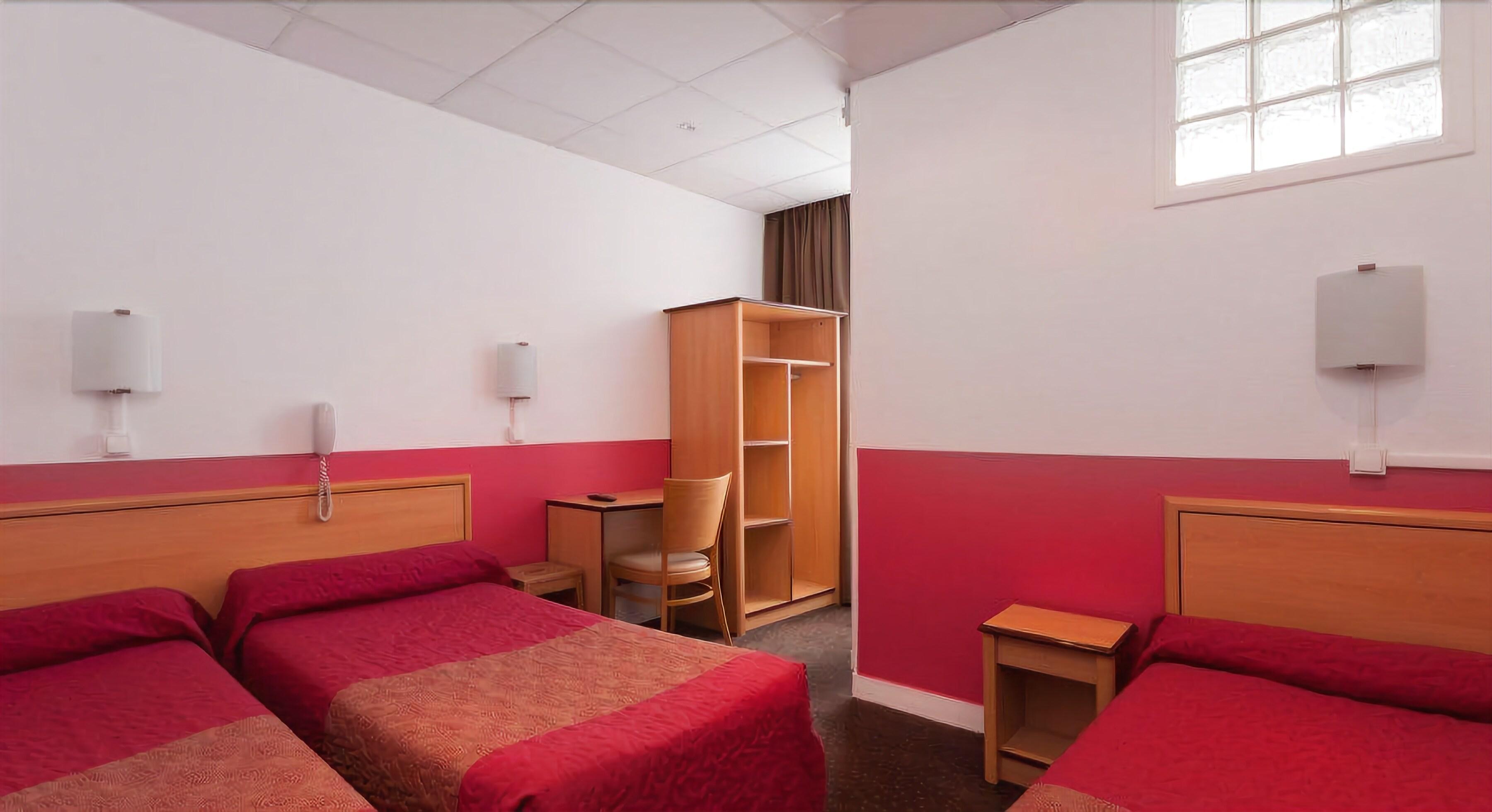Hotel Ibis Styles Gare De Lyon Tgv 3*